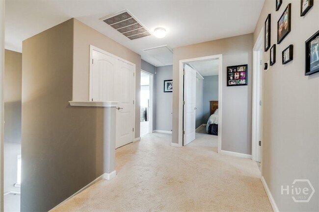 Building Photo - 285 Willow Point Cir