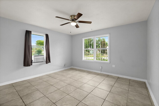 Building Photo - 626 Magnolia Ave