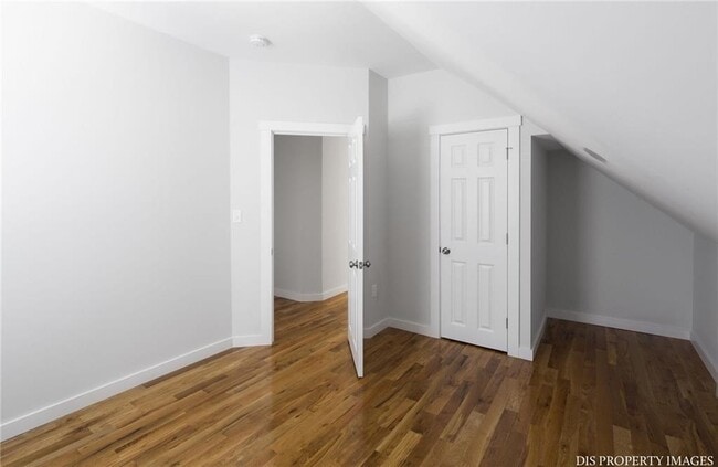 Building Photo - 30 Preston St