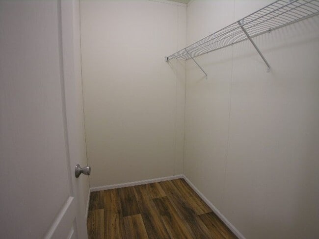 Building Photo - 3bd/2 bath mobile home available 10/10