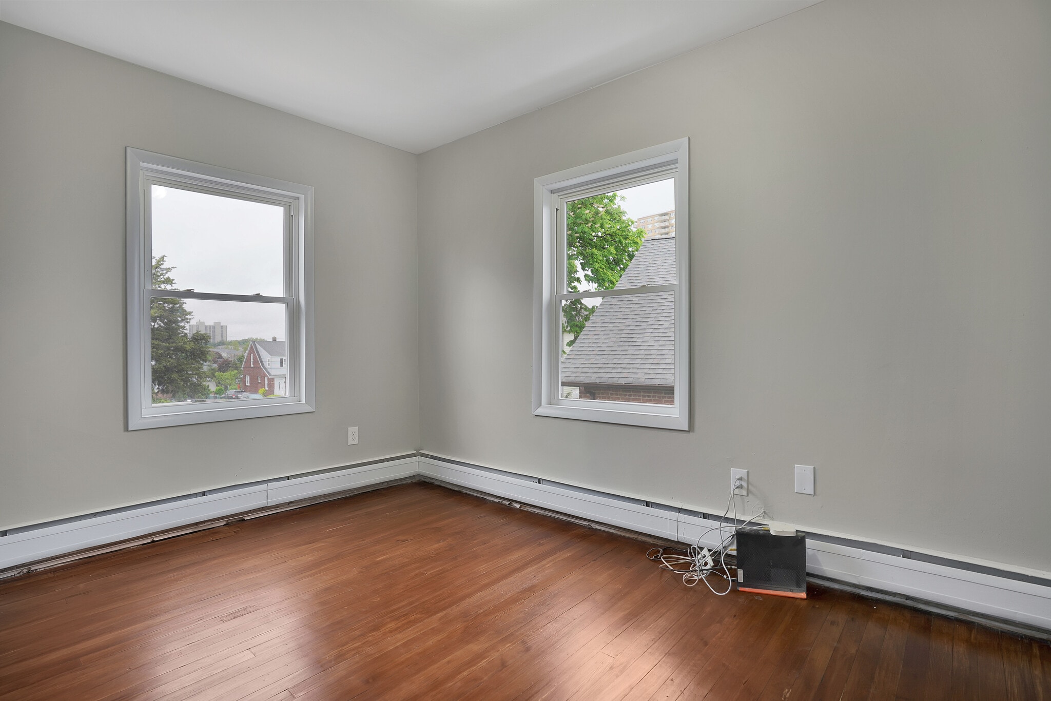 Building Photo - 1634 Maple St