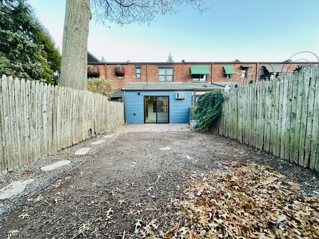 Building Photo - 355 Valley Blvd