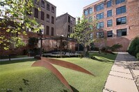 Building Photo - 725 Johnson Ct