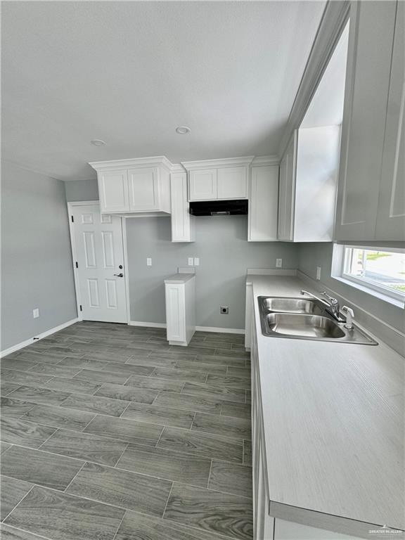 Building Photo - 15 Acacia St