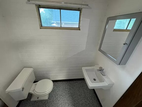 Building Photo - 283 Canova Dr