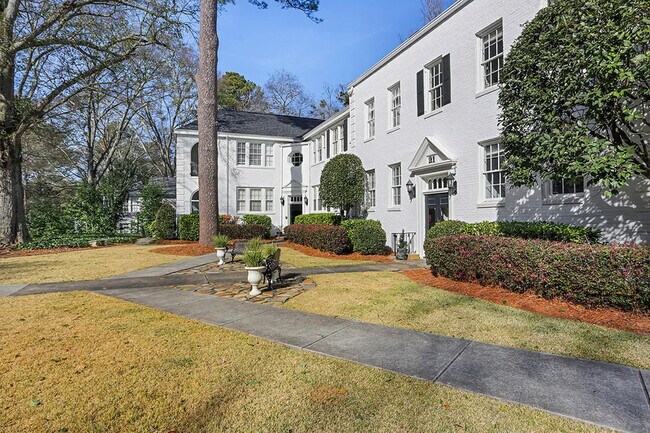 Building Photo - 21 Peachtree Memorial Dr NW