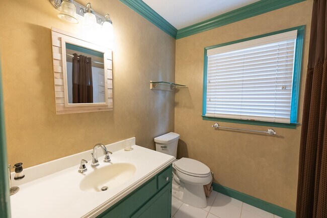 Building Photo - 5517 Robinridge Rd