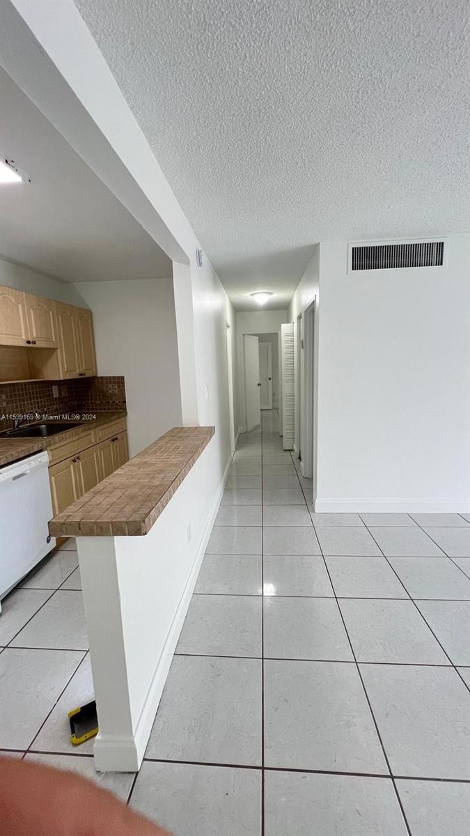 Building Photo - 4570 NW 79th Ave