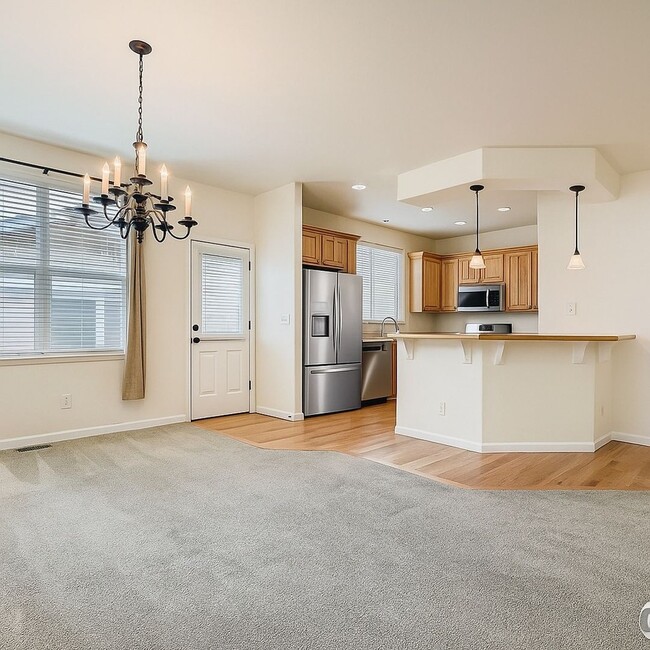 Building Photo - 300 Riverview Ct