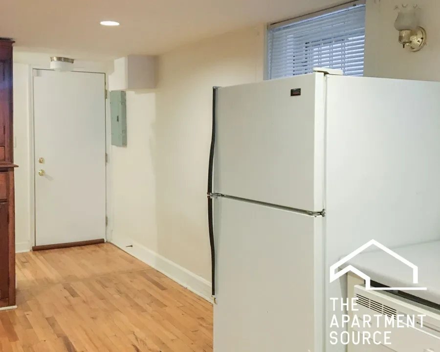 Building Photo - 3309 N Southport Ave