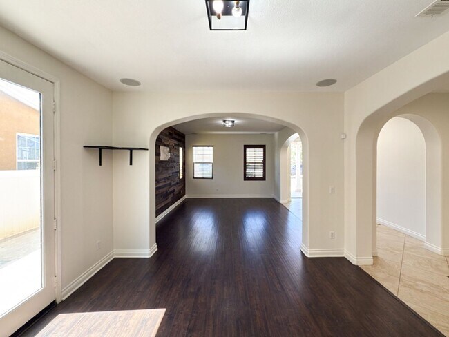 Building Photo - ~Temecula's Wolf Creek Community~ Beautifu...