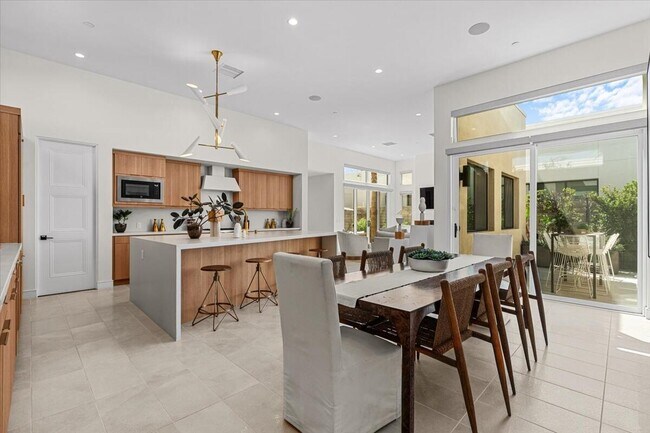 Building Photo - 446 Fountain Dr