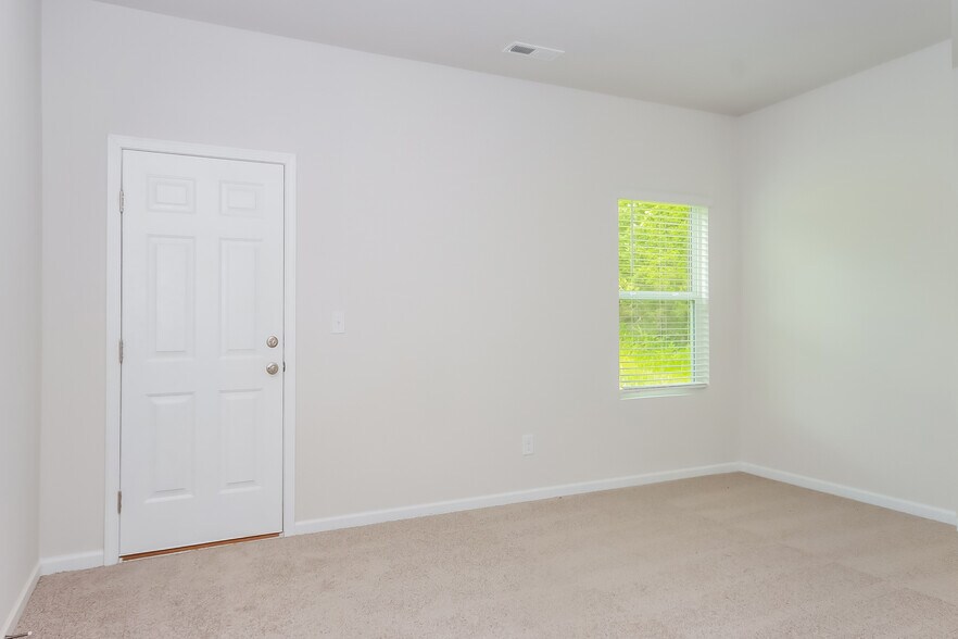 Building Photo - 196 Sharon School Rd