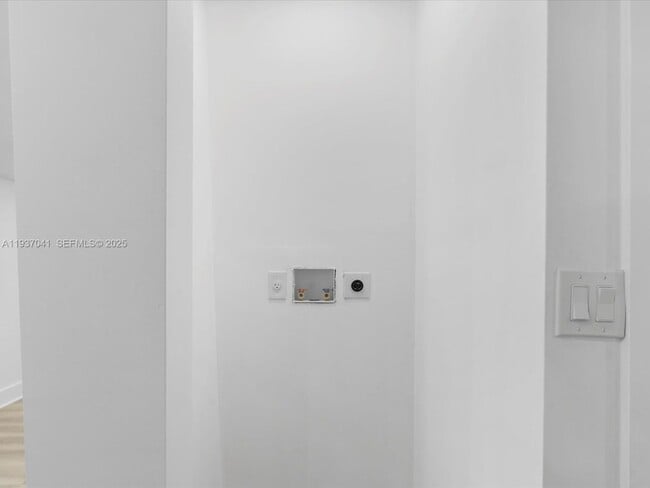 Building Photo - 6318 NW 19th Ct