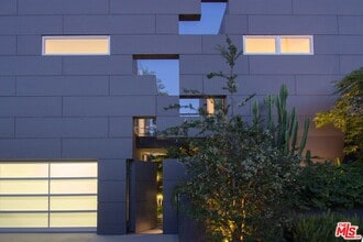 Building Photo - 1201 Cabrillo Ave