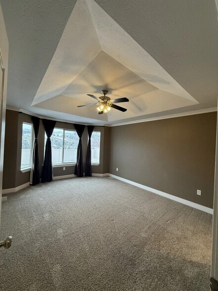 Building Photo - 1390 Stoneridge Dr