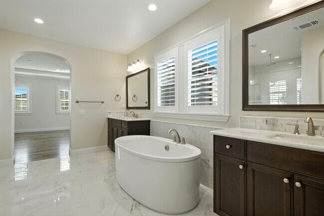Building Photo - 201 Corriedale Ct