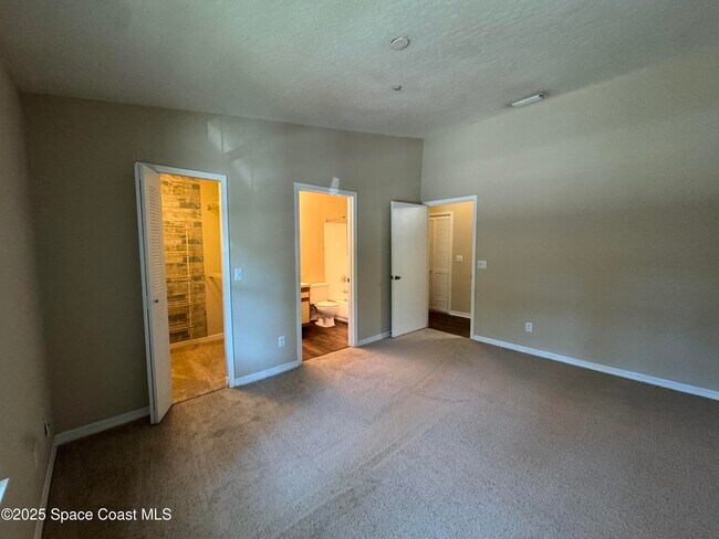 Building Photo - 7667 N Wickham Rd