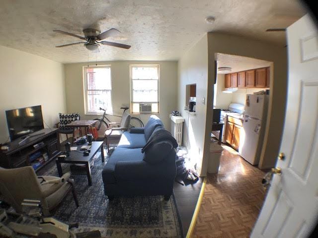 Building Photo - 370 S Highland Ave