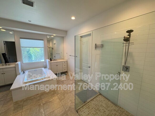 Building Photo - 74635 Tesla Dr