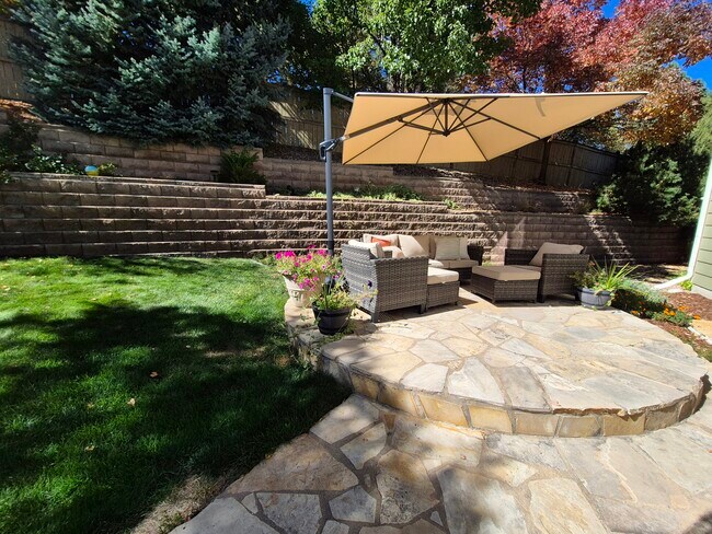 Building Photo - 11049 Meadowvale Cir