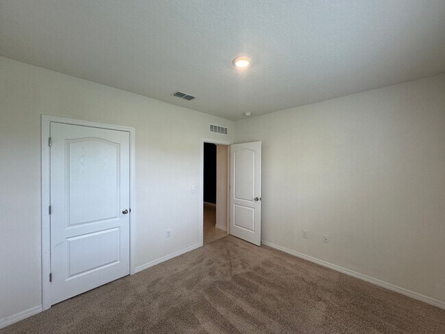 Building Photo - 3BD/2BA Modern Florida Home Living Reimagined — Solar-Powered Elegance Near I-95 in Edgewater! FU...