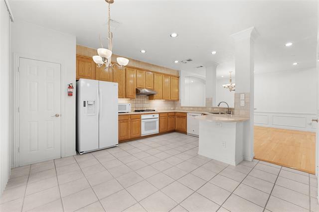 Building Photo - 8108 Locust St