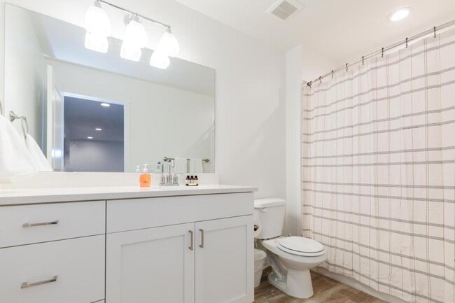 Building Photo - 344 Oregon Trl Dr