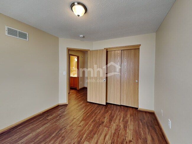 Building Photo - 7736 Powers Ridge Dr