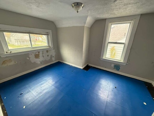 Building Photo - 3 BED, 1.5 BATH BEAUTIFUL   SINGLE- FAMILY HOME!