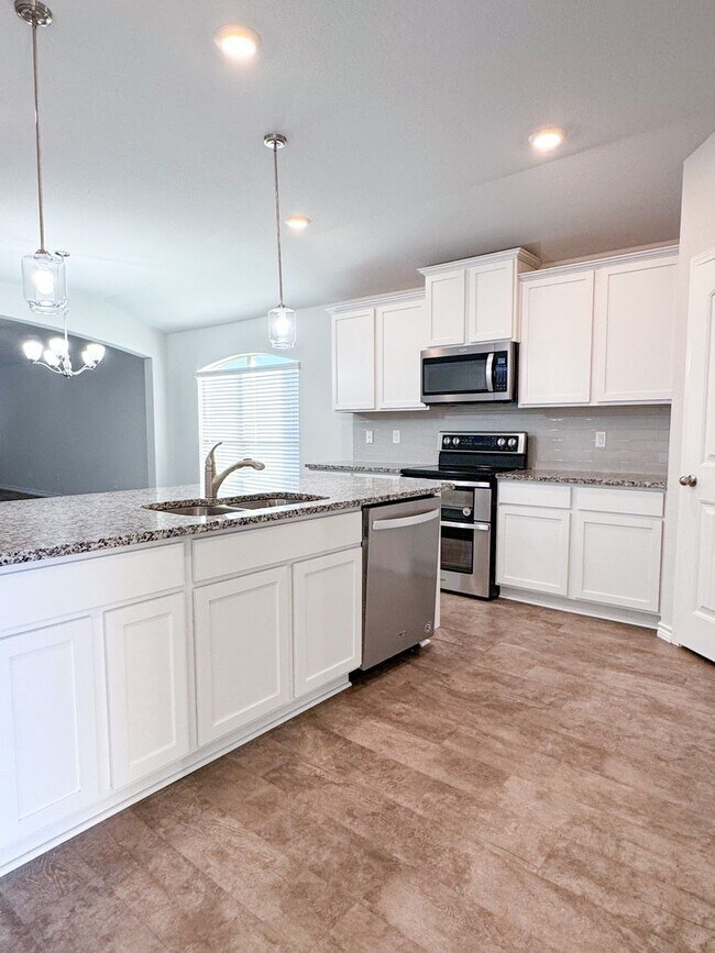 Building Photo - 6233 Lavaca Dr