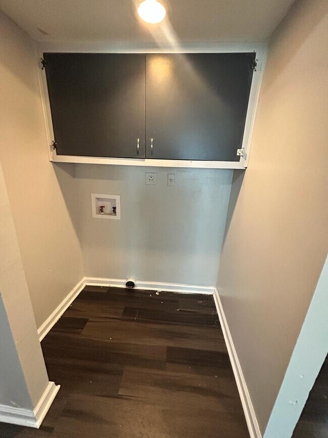 Building Photo - 6474 Kirby Trees Dr