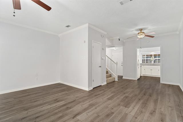Building Photo - 3550 Country Square Dr