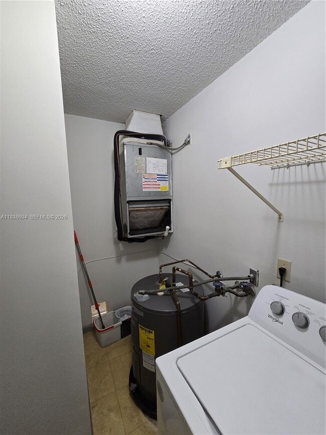 Building Photo - 2050 Oleander Blvd