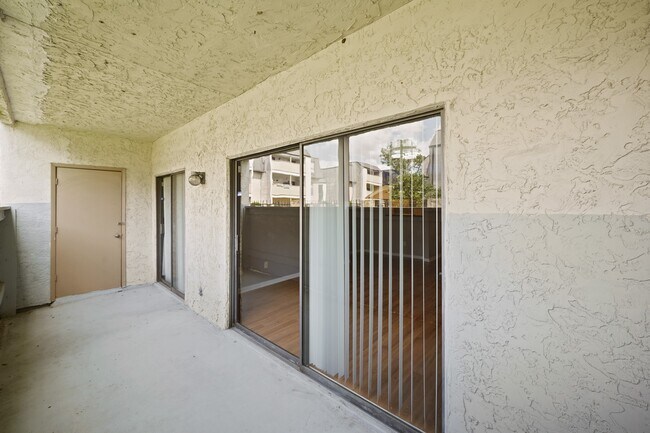 Building Photo - 8517 Hearth Dr