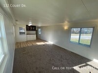 Building Photo - 122 Court Dr
