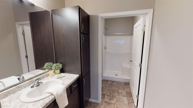 Building Photo - 2 br, 2 bath  - Stonemill Pond Apartments