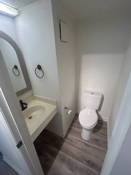 Building Photo - 6702 Jefferson Pl