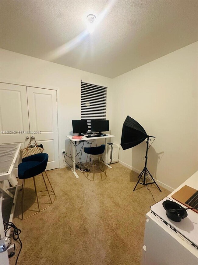 Building Photo - 437 NE 13th St