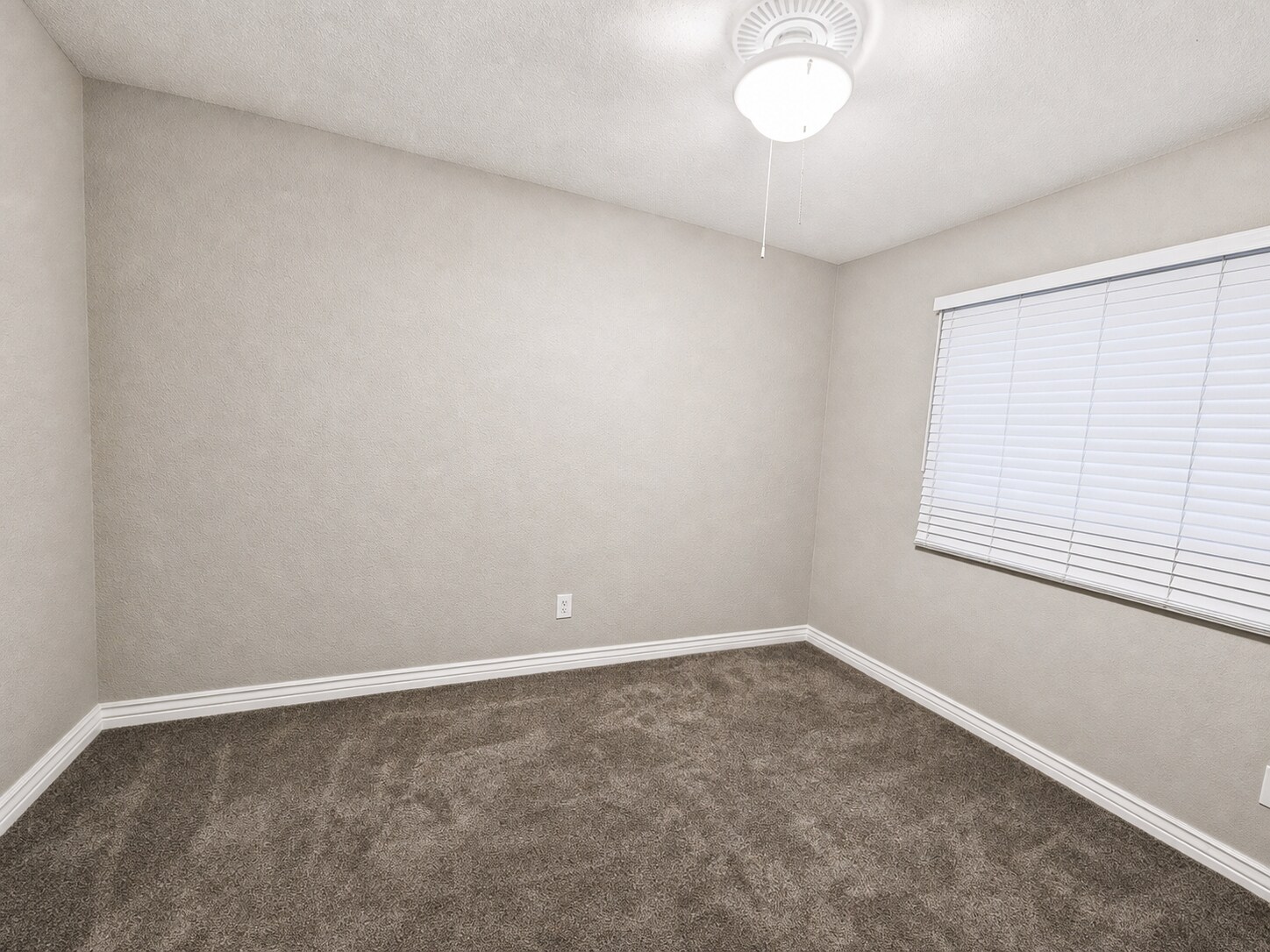 Building Photo - 5208 S 11th Ave