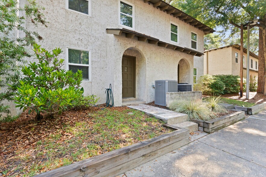 Building Photo - 400 William Hilton Pky