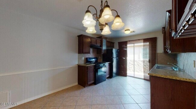 Building Photo - 14424 Jacinto Ramos Ave