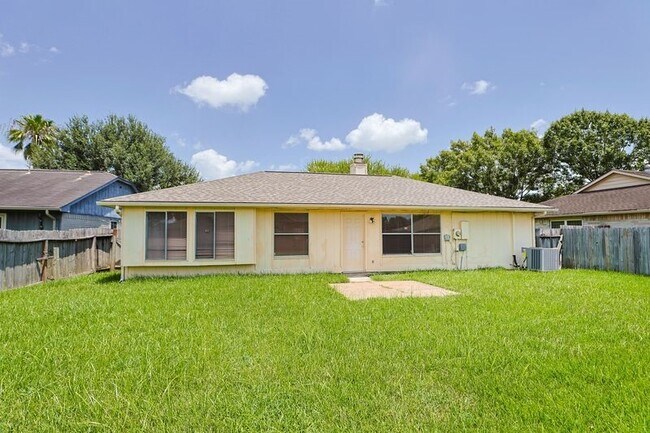 Building Photo - 8215 Summer Quail Dr