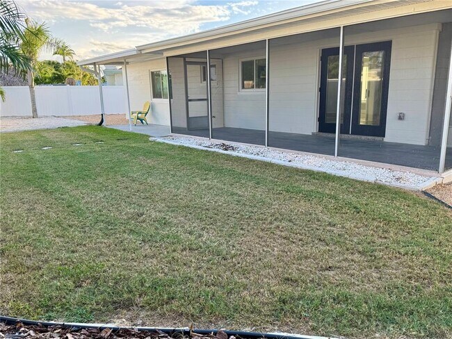 Building Photo - 745 Sunset Cove