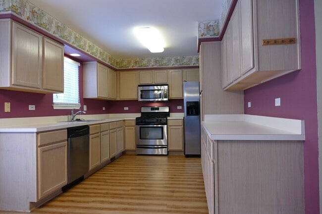 Building Photo - 2832 Skylane Dr