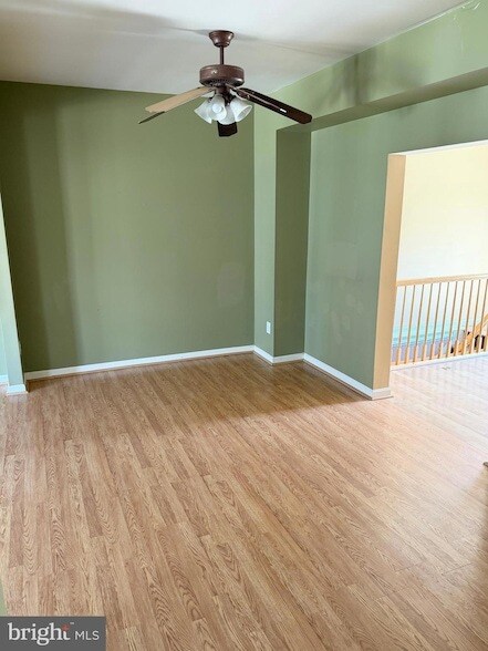 Building Photo - 565 Tuliptree Square NE