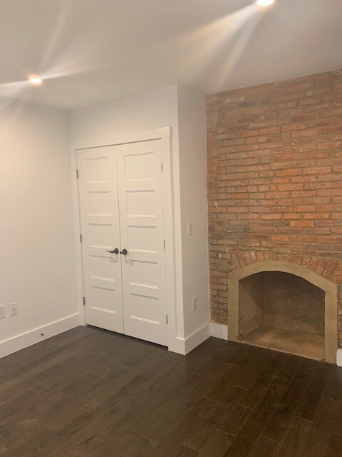 Building Photo - 126 S Market St