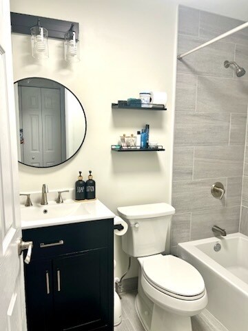 Building Photo - 10353 Dearlove Rd