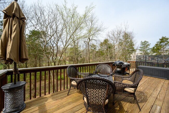 Building Photo - **UPDATED BRENTWOOD HOME THAT DOESN'T FEEL LIKE A RENTAL**