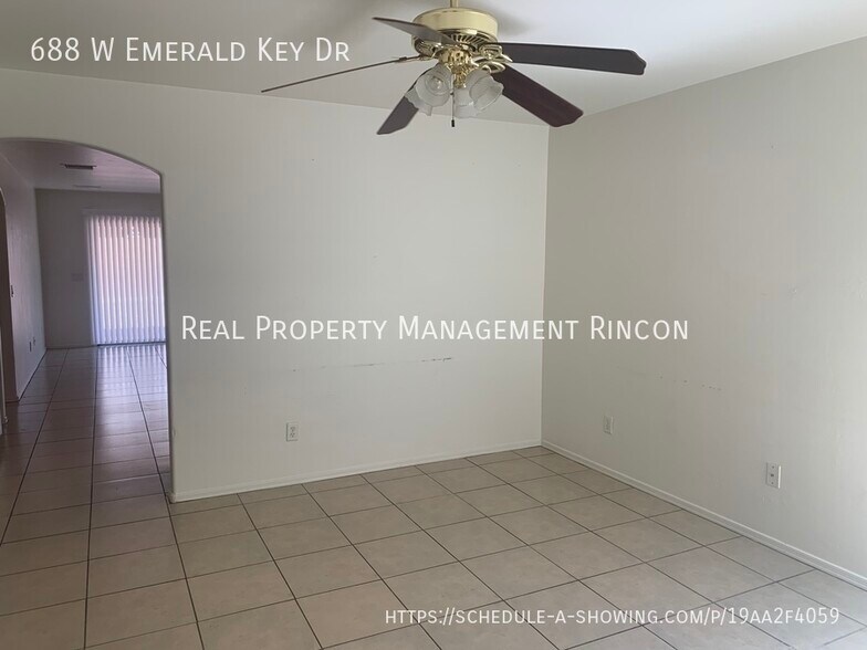 Building Photo - 688 W Emerald Key Dr